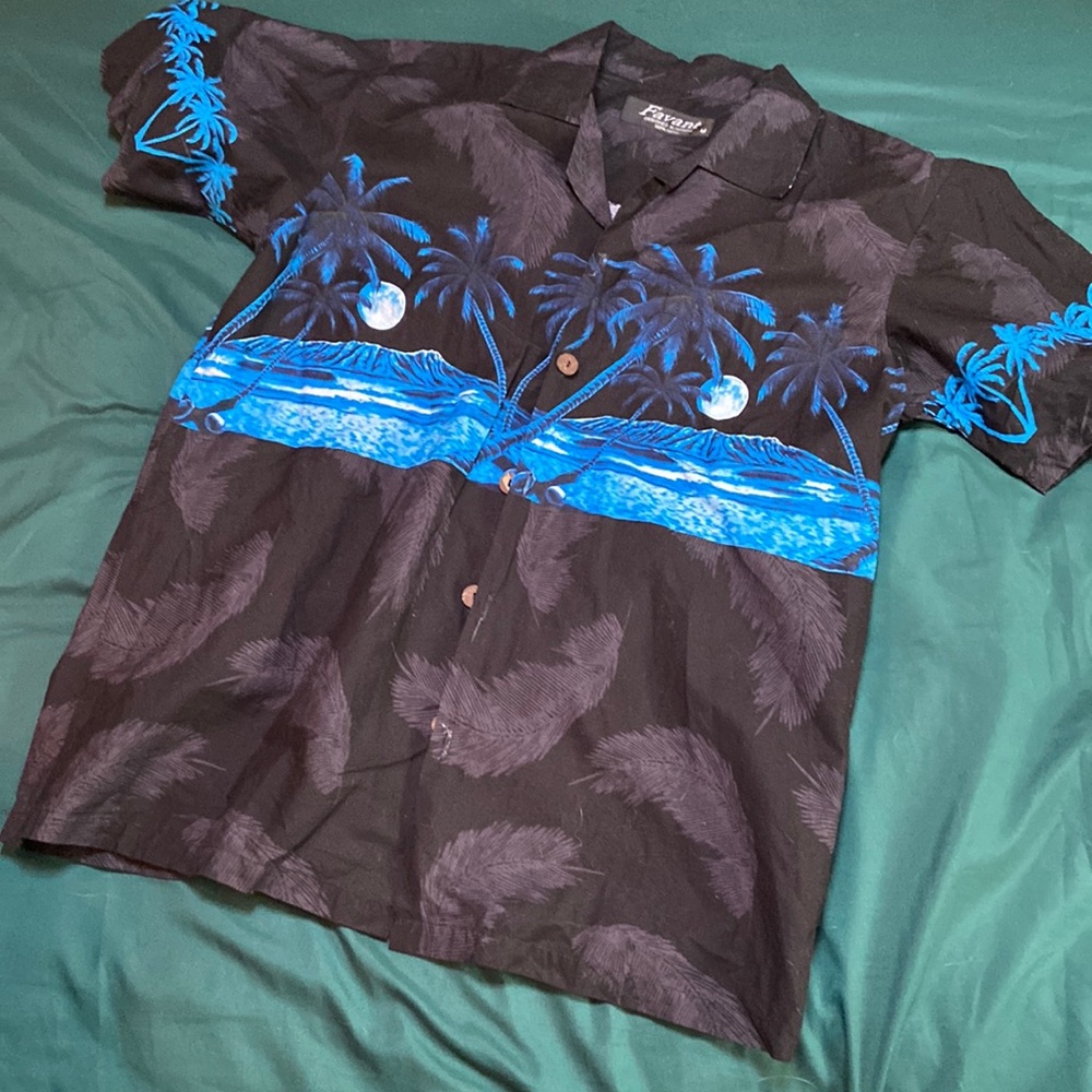 Vintage Men’s Vacation Hawaiian Blue Moon Feather Button Down